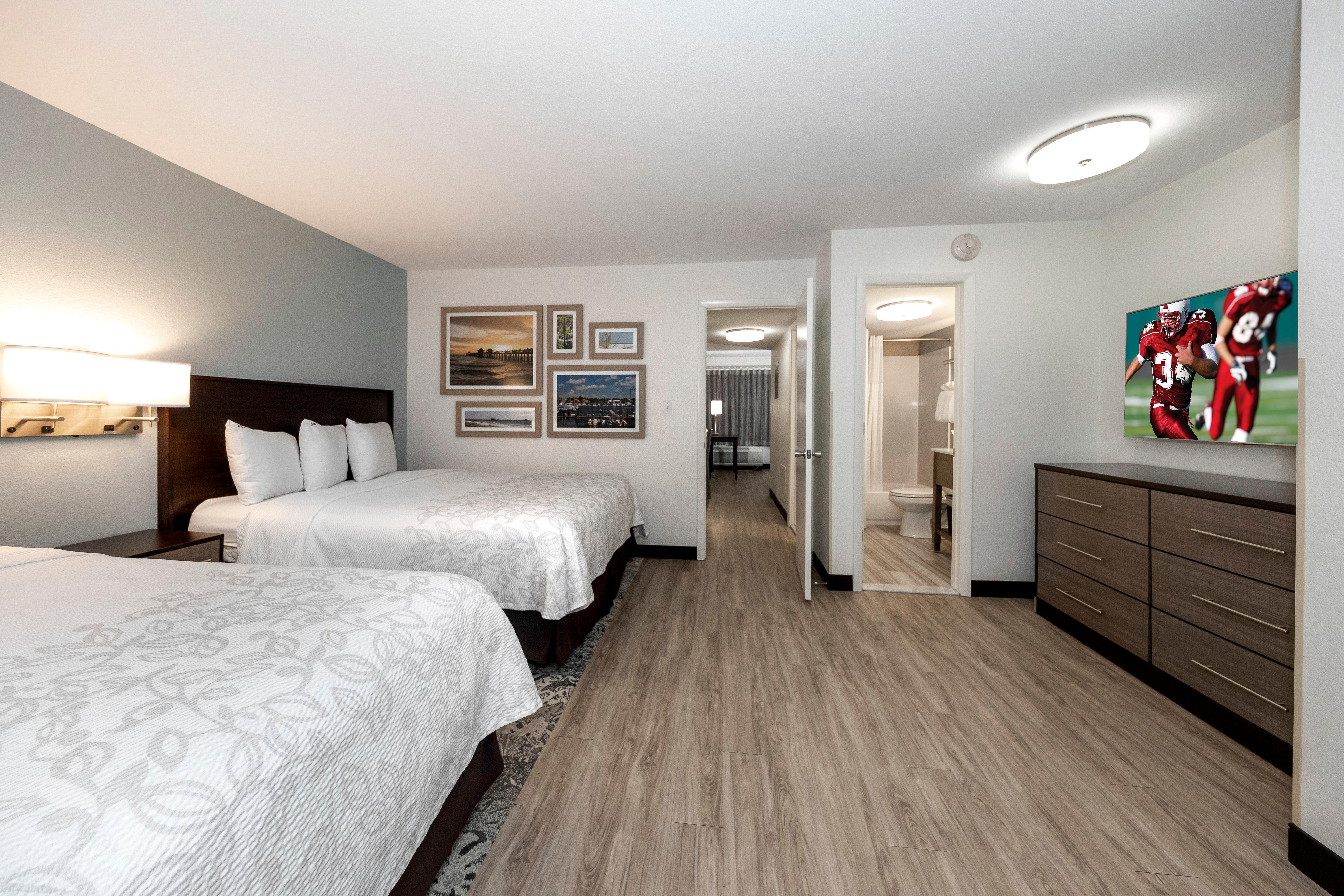 Red Roof Inn Plus+ & Suites Naples Downtown-5Th Ave S Eksteriør billede