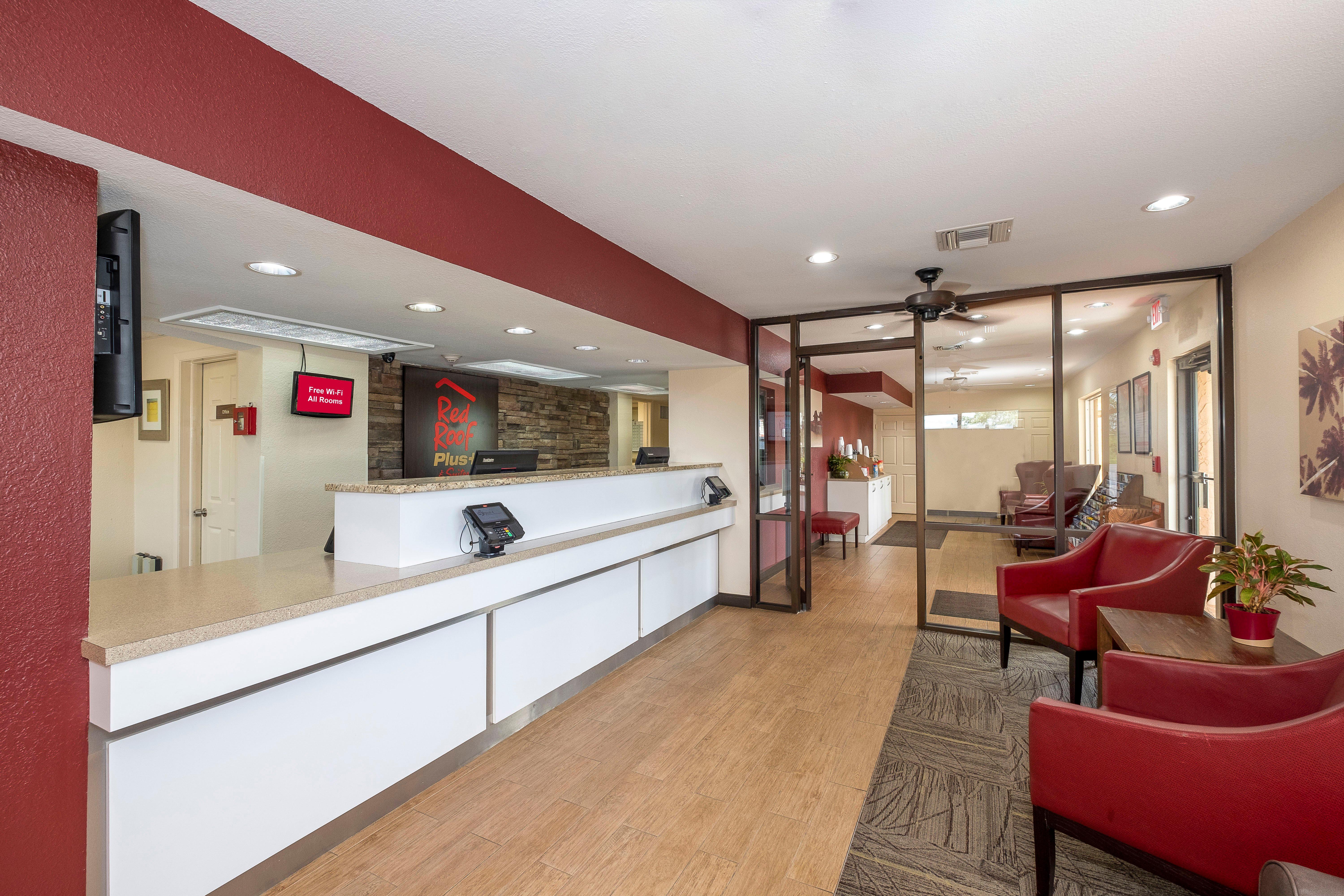Red Roof Inn Plus+ & Suites Naples Downtown-5Th Ave S Eksteriør billede