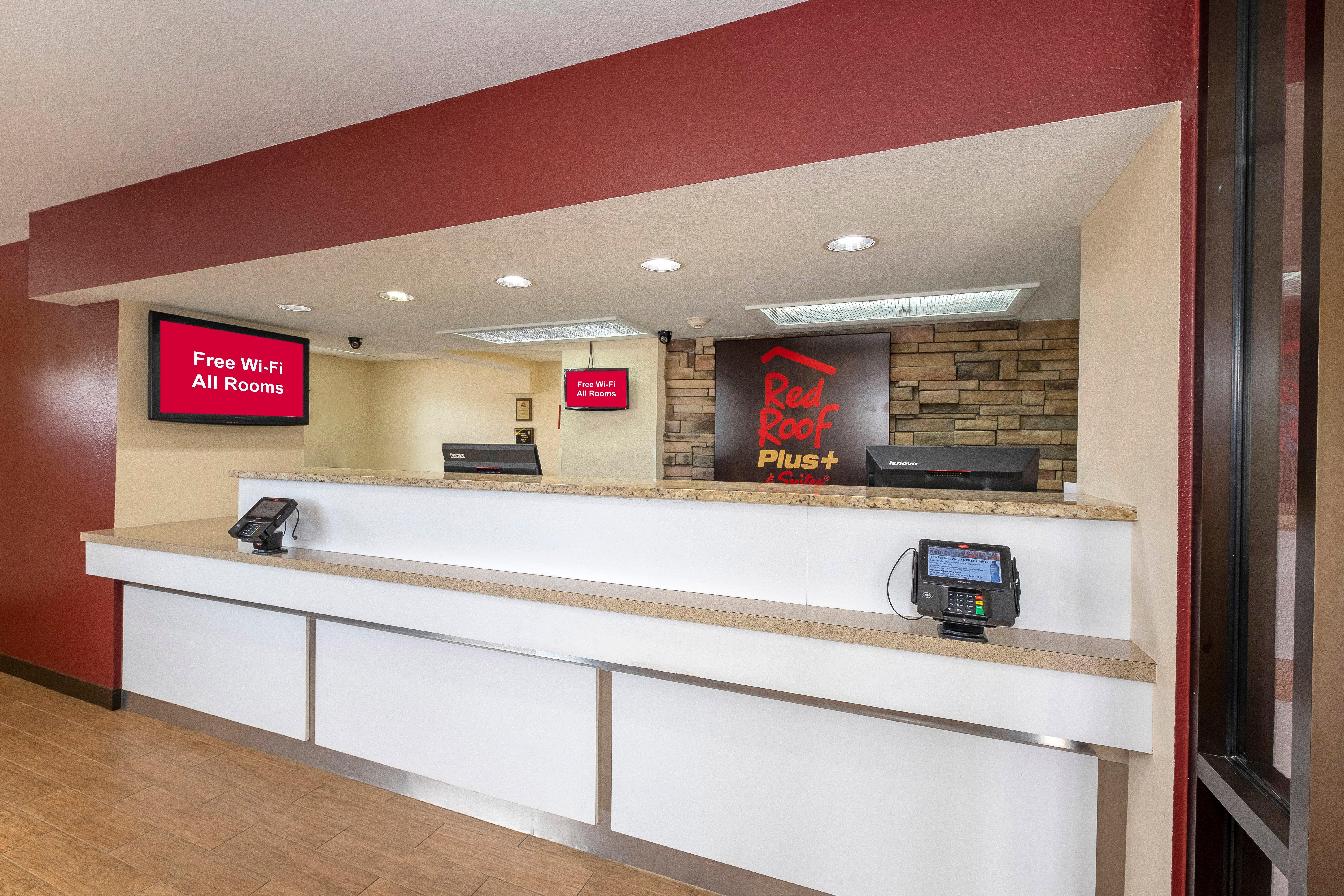 Red Roof Inn Plus+ & Suites Naples Downtown-5Th Ave S Eksteriør billede