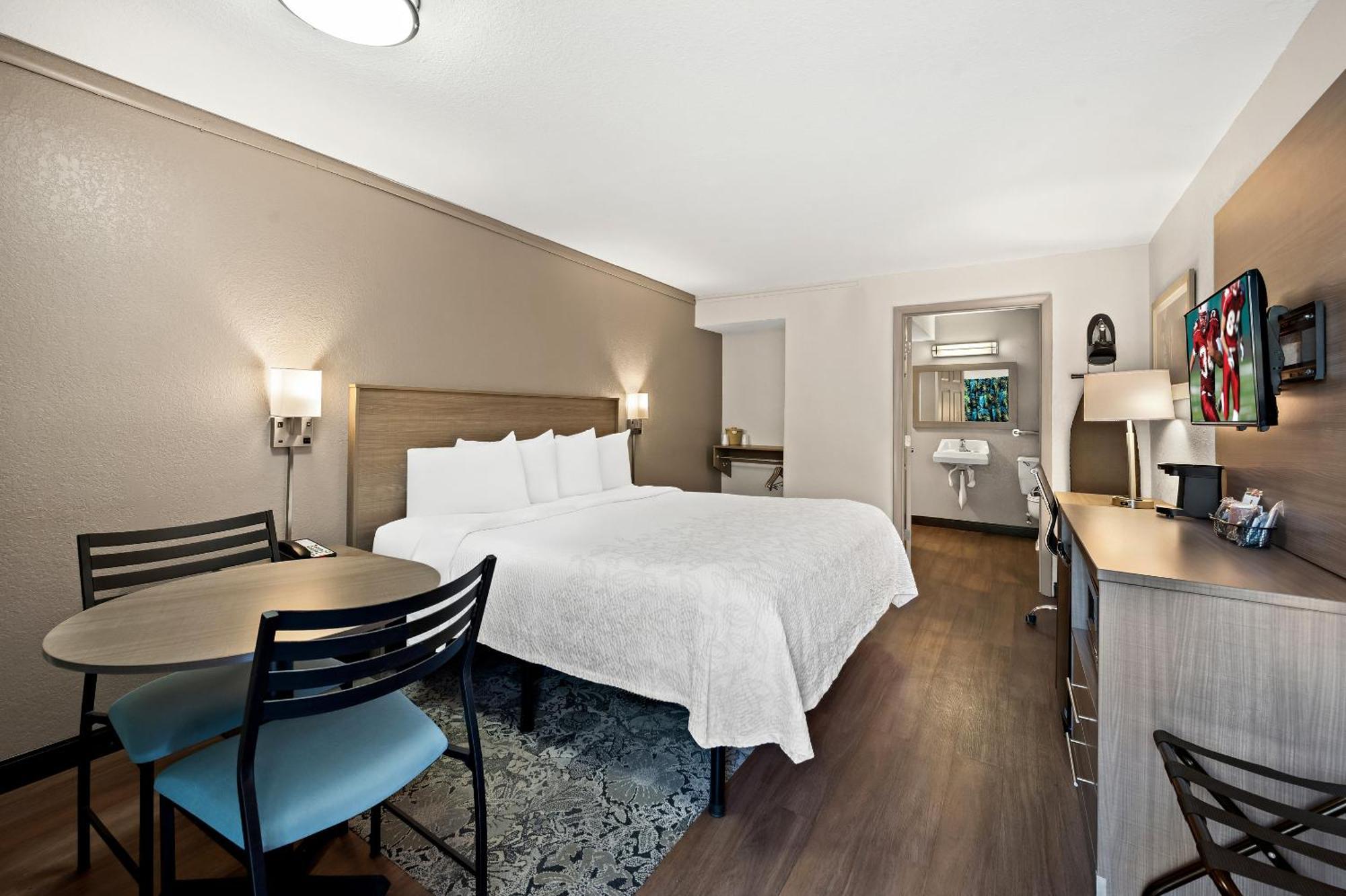 Red Roof Inn Plus+ & Suites Naples Downtown-5Th Ave S Eksteriør billede