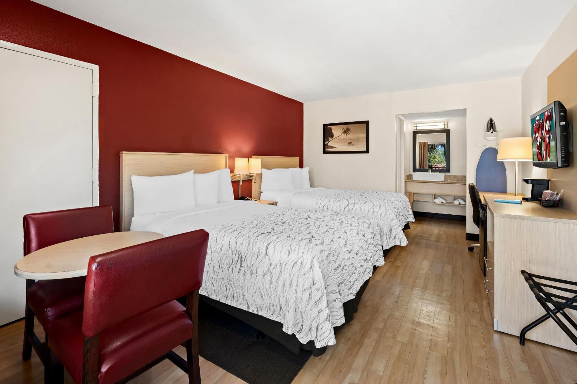 Red Roof Inn Plus+ & Suites Naples Downtown-5Th Ave S Eksteriør billede